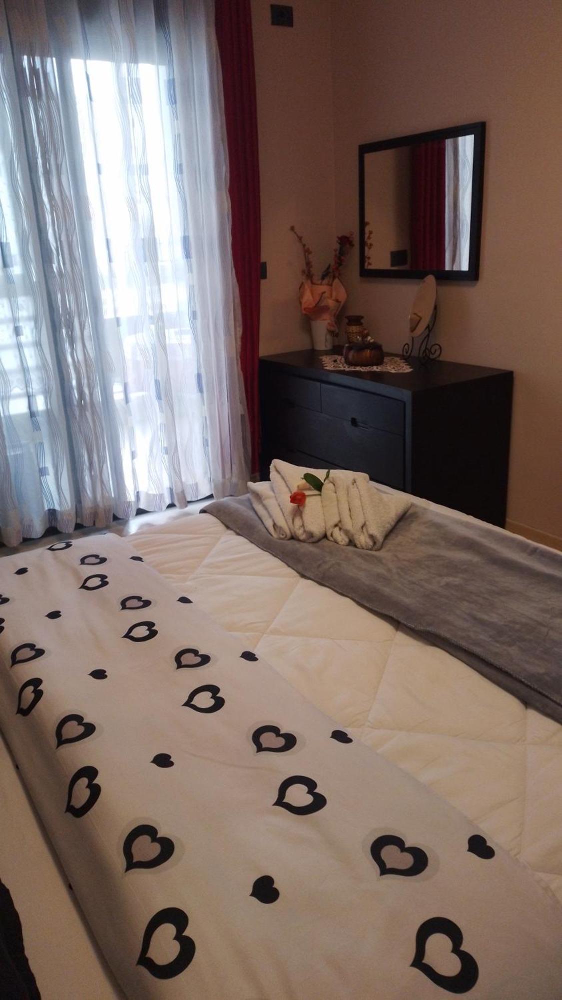Bora Home Albania Me Vetsherbim 24 Ore Prane Liqenit Тирана Екстер'єр фото